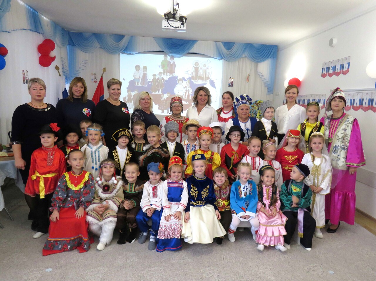 «Дети разных народов» на празднике в детском саду